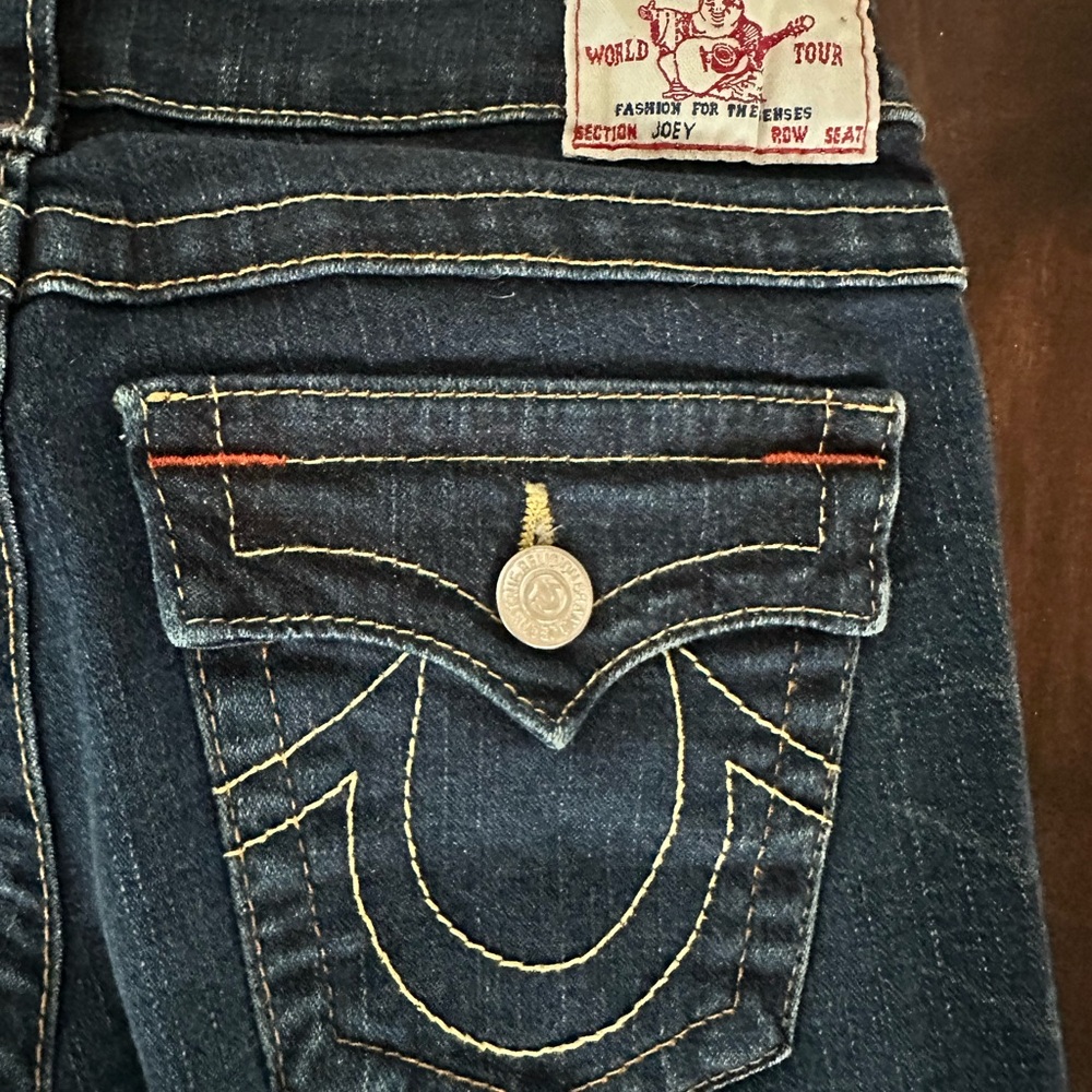 True Religion Blue Jeans with Signature Horseshoe Stitching 29